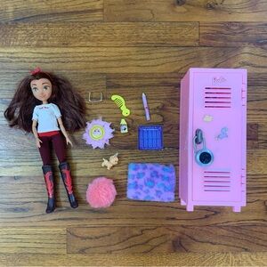 Back to School Barbie Doll Accessories Bundle
Clothes Boots School Locker Rug Do